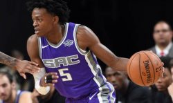 LAS VEGAS, NV - OCTOBER 08: De'Aaron Fox #5 of the Sacramento Kings handles the ball against the Los Angeles Lakers during their preseason game at T-Mobile Arena on October 8, 2017 in Las Vegas, Nevada. Los Angeles won 75-69. NOTE TO USER: User expressly acknowledges and agrees that, by downloading and or using this photograph, User is consenting to the terms and conditions of the Getty Images License Agreement.