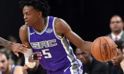 LAS VEGAS, NV - OCTOBER 08: De'Aaron Fox #5 of the Sacramento Kings handles the ball against the Los Angeles Lakers during their preseason game at T-Mobile Arena on October 8, 2017 in Las Vegas, Nevada. Los Angeles won 75-69. NOTE TO USER: User expressly acknowledges and agrees that, by downloading and or using this photograph, User is consenting to the terms and conditions of the Getty Images License Agreement. (Photo by Ethan Miller/Getty Images)