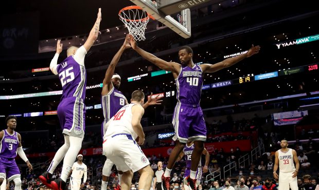 Fox Returns To Form As Kings Blowout Clippers