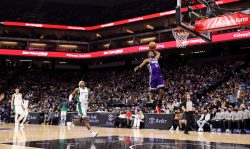 SACRAMENTO, CALIFORNIA - DECEMBER 29: De'Aaron Fox #5 of the Sacramento Kings goes up for a dunk against the Dallas Mavericks in the first half at Golden 1 Center on December 29, 2021 in Sacramento, California. NOTE TO USER: User expressly acknowledges and agrees that, by downloading and/or using this photograph, User is consenting to the terms and conditions of the Getty Images License Agreement. (Photo by Ezra Shaw/Getty Images)