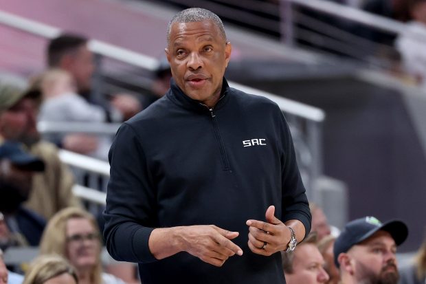 INDIANAPOLIS, INDIANA - MARCH 23: Head coach Alvin Gentry of the Sacramento Kings looks on in the second quarter against the Indiana Pacers at Gainbridge Fieldhouse on March 23, 2022 in Indianapolis, Indiana. NOTE TO USER: User expressly acknowledges and agrees that, by downloading and or using this Photograph, user is consenting to the terms and conditions of the Getty Images License Agreement. (Photo by Dylan Buell/Getty Images)